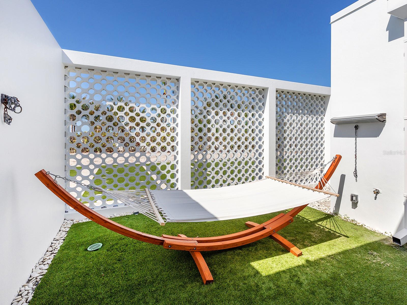 SANDERLING CLUB - Residential