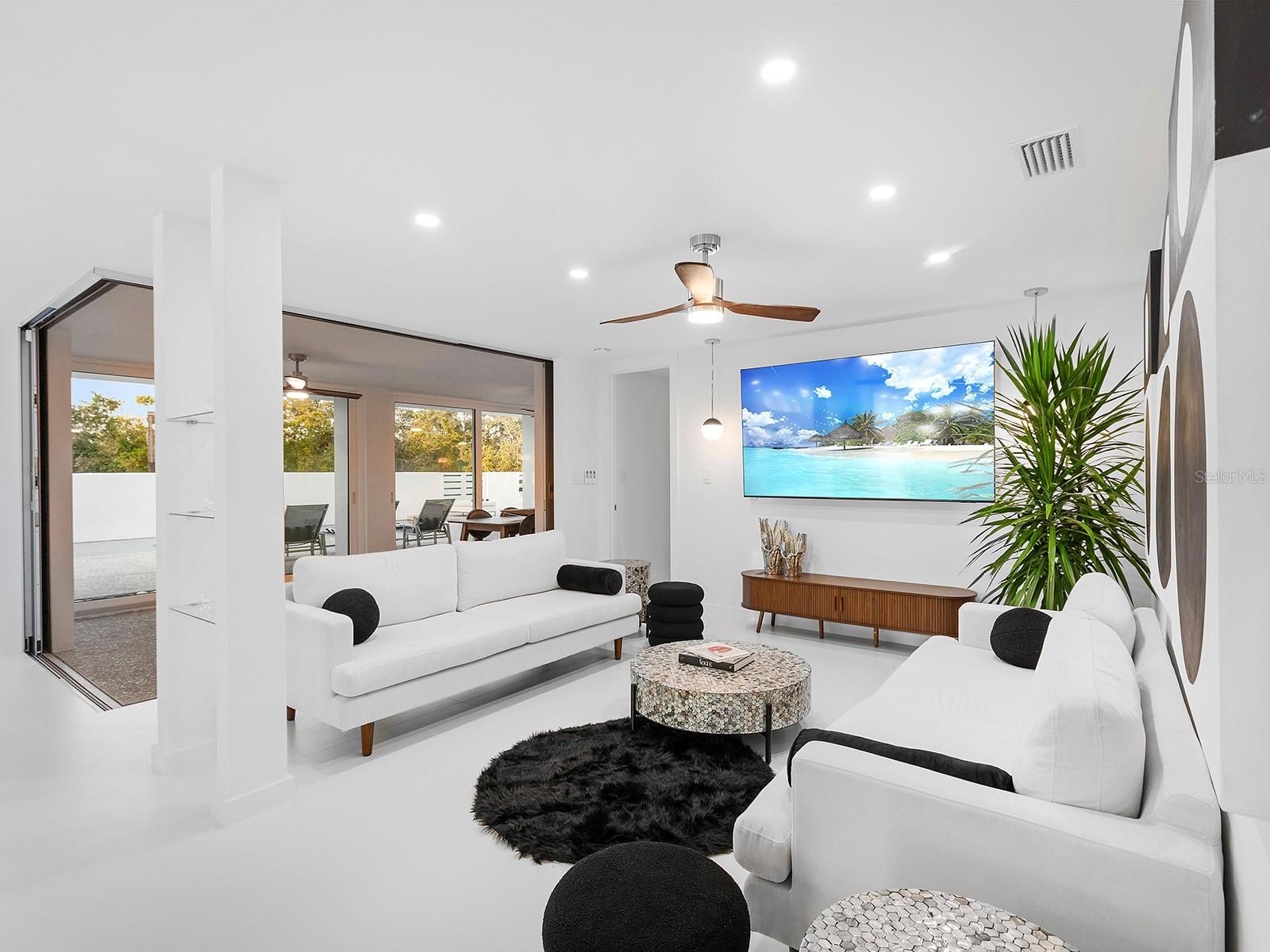 SANDERLING CLUB - Residential