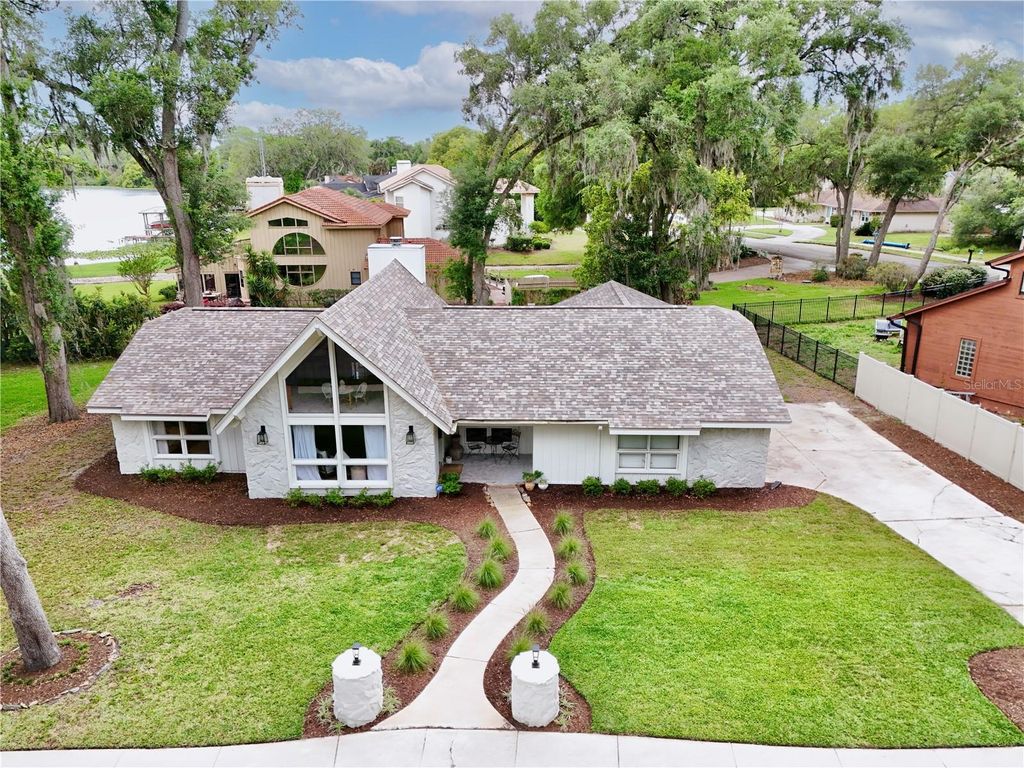 Photo of 521 Granada Way, Longwood, FL 32750 (MLS # O6397339)