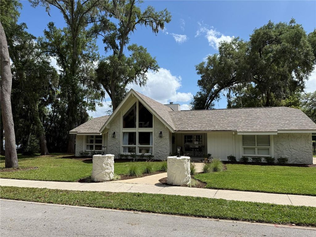 Photo of 521 Granada Way, Longwood, FL 32750 (MLS # O6397339)