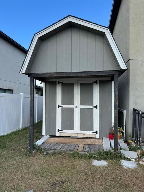 A home in WIMAUMA