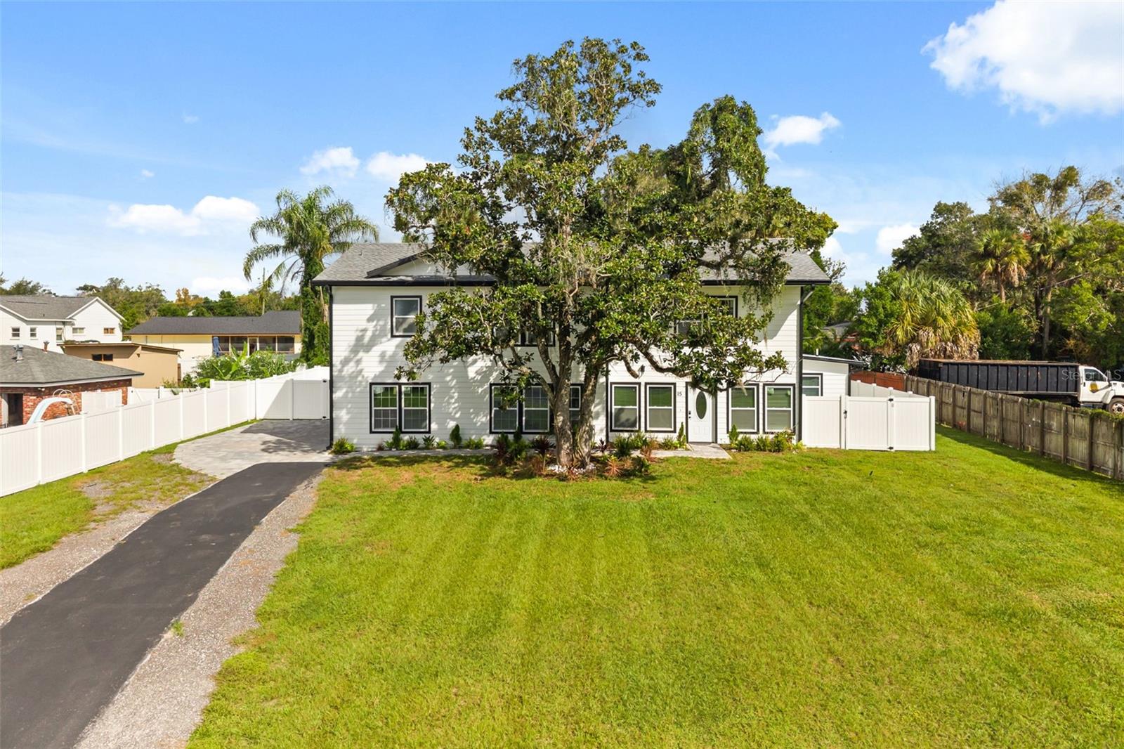 15 E LAUREL STREET