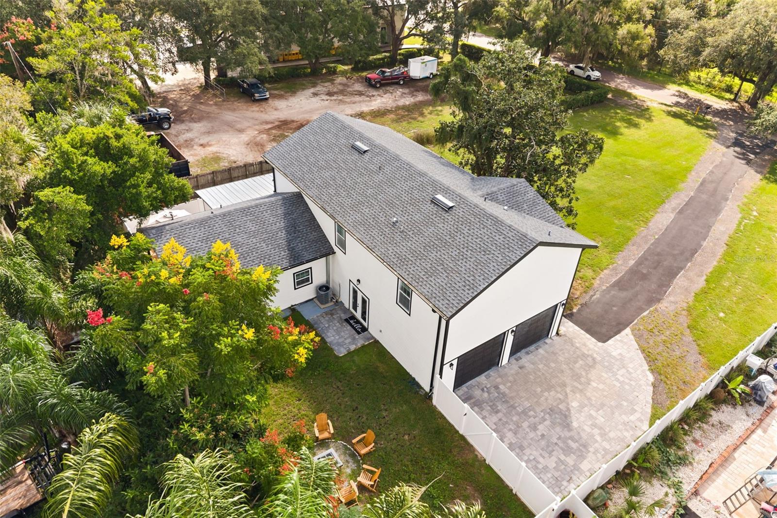 15 E LAUREL STREET