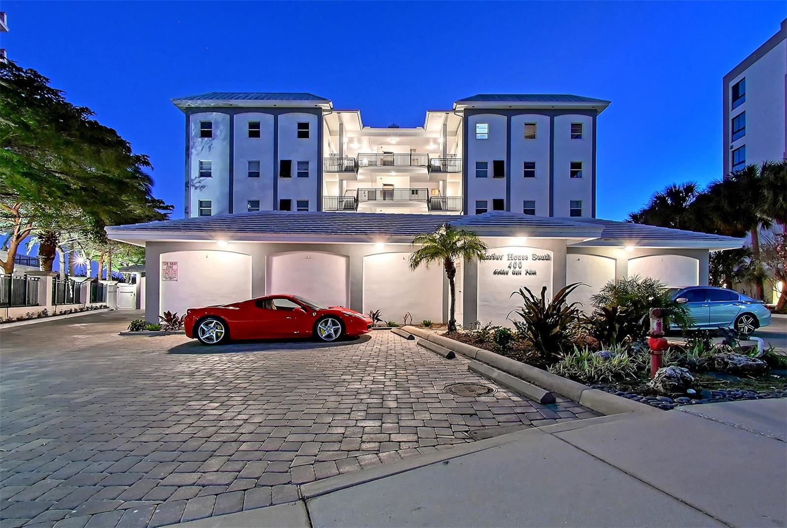 HARBOR HOUSE SOUTH - Residential