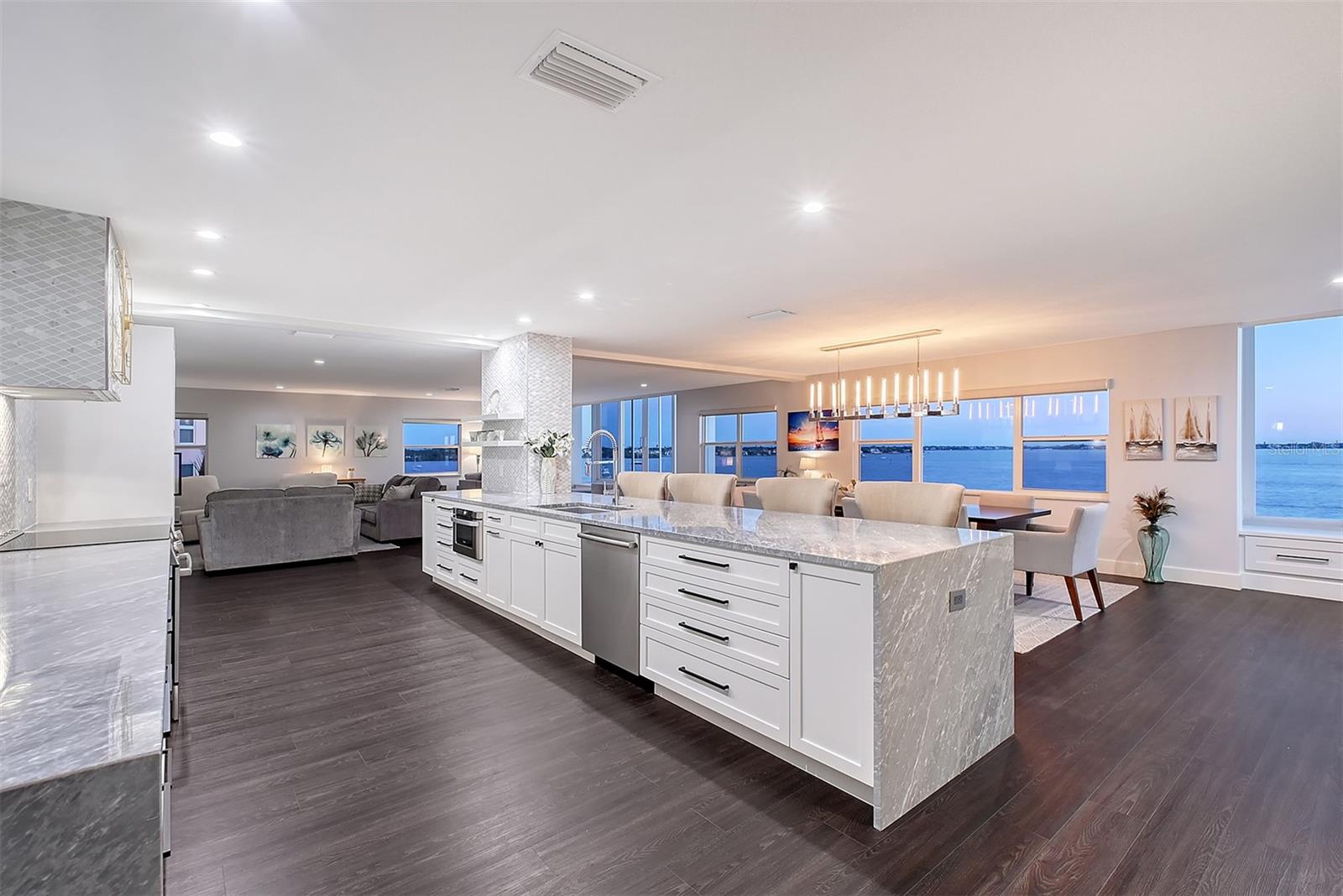 HARBOR HOUSE SOUTH - Residential