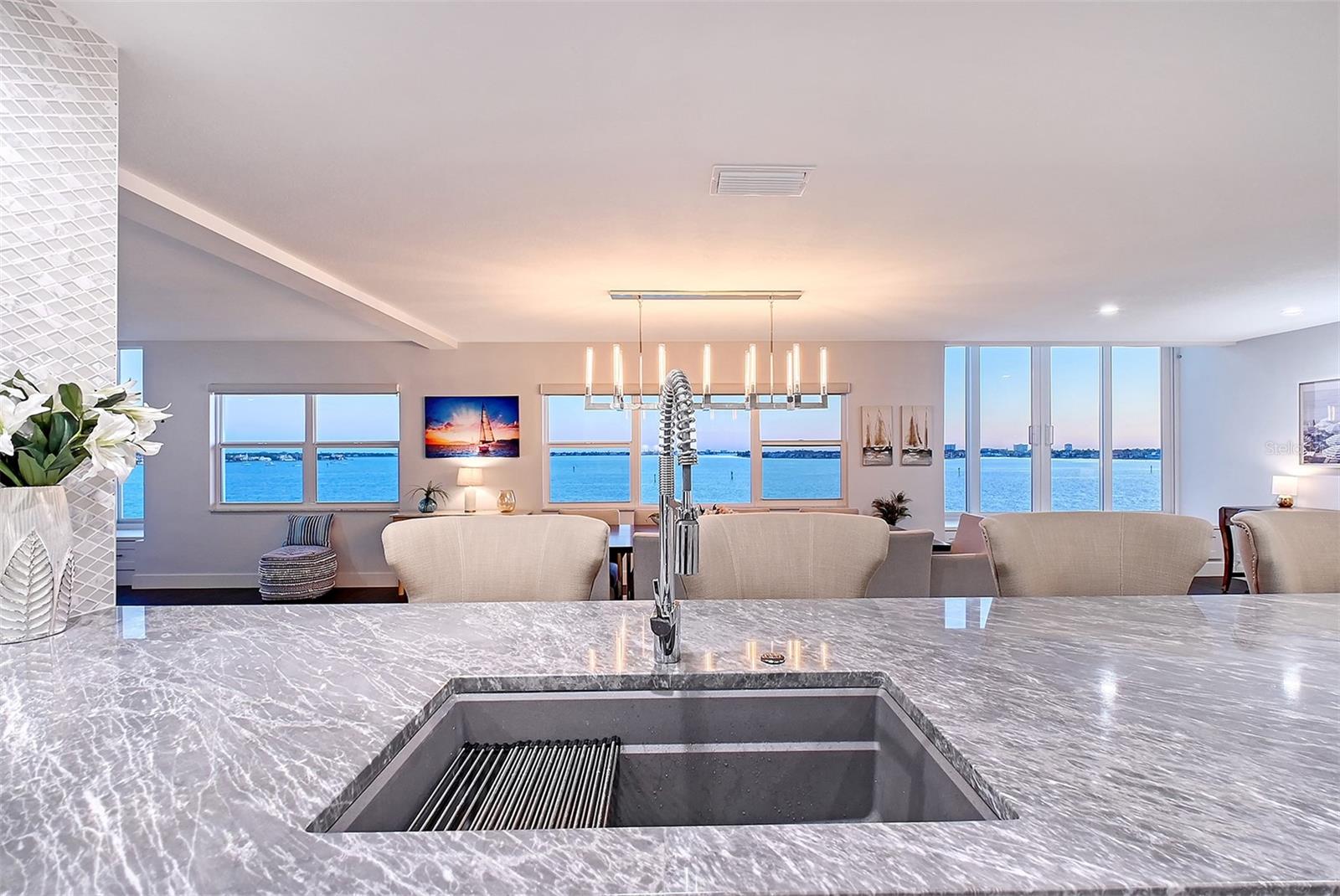 HARBOR HOUSE SOUTH - Residential