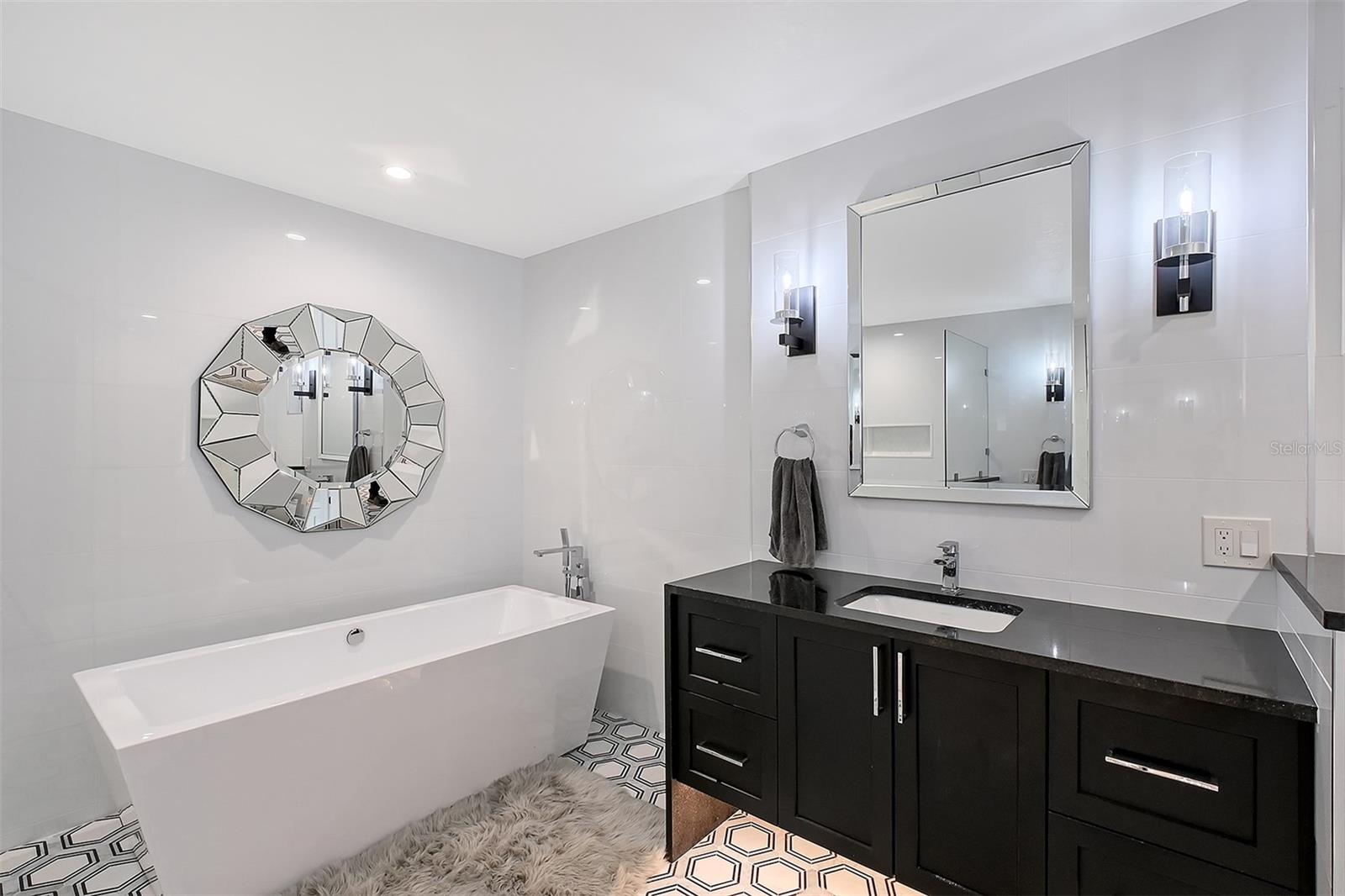 HARBOR HOUSE SOUTH - Residential