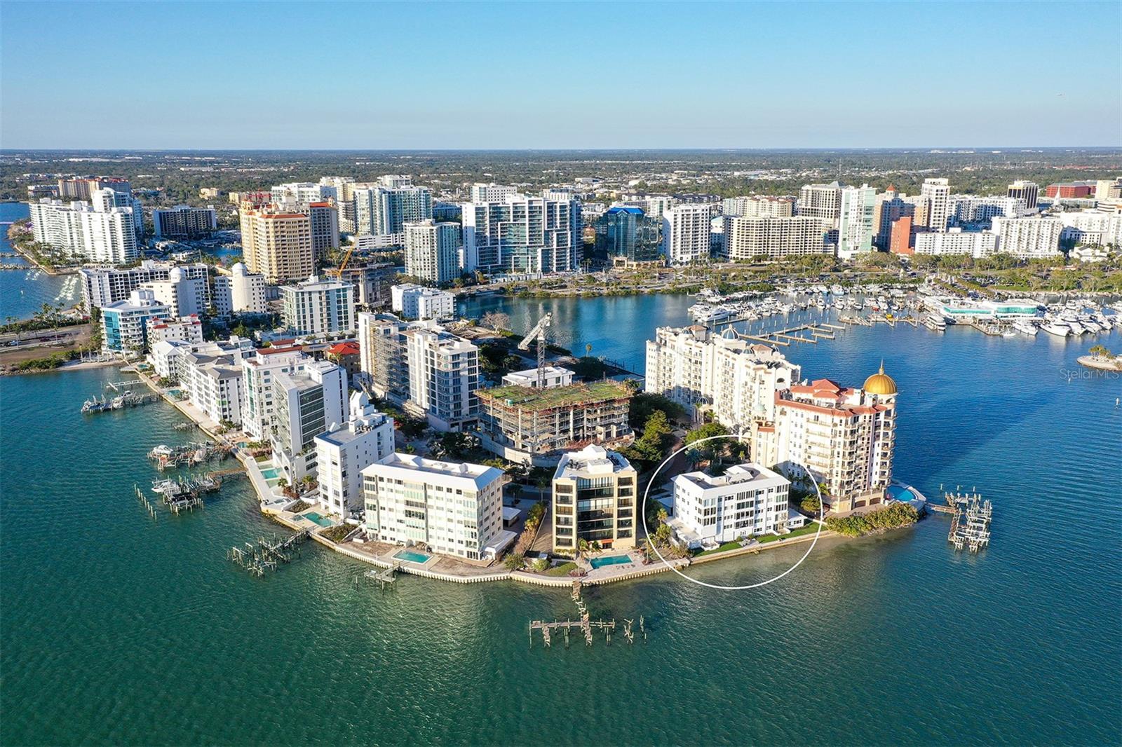 HARBOR HOUSE SOUTH - Residential