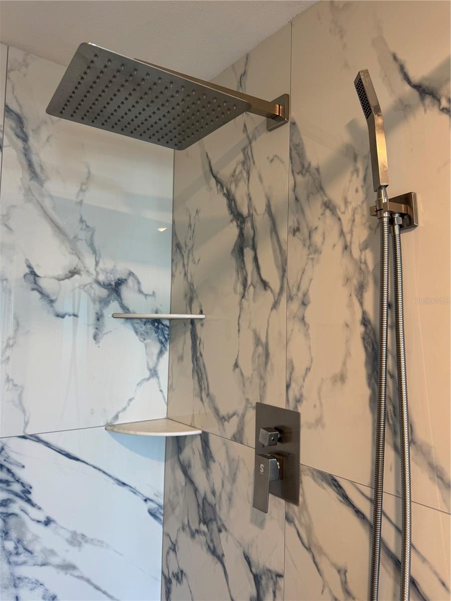 HARBOURSIDE CONDO - Residential Lease