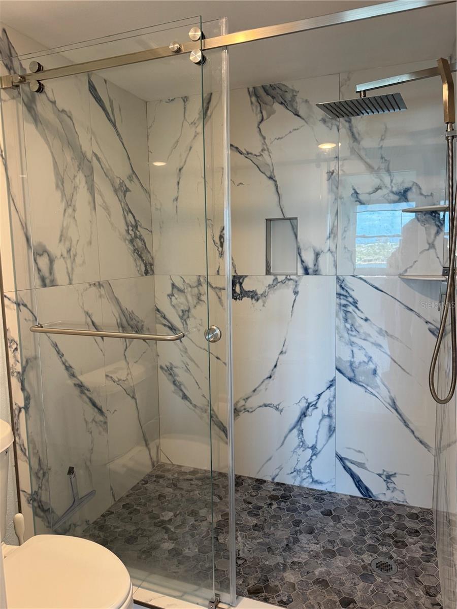 HARBOURSIDE CONDO - Residential Lease