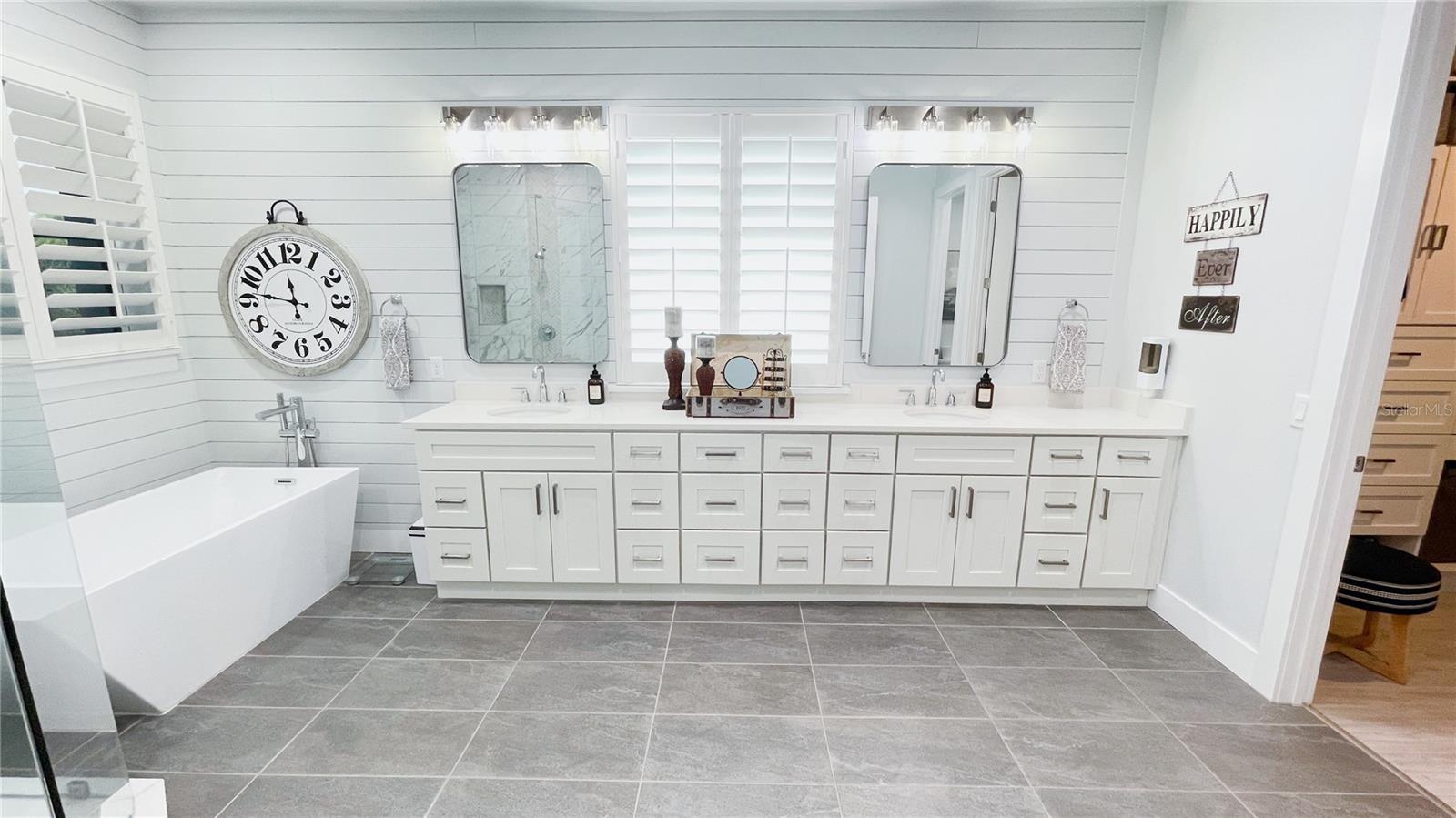 REUNION - LIBERTY BLUFF - Residential