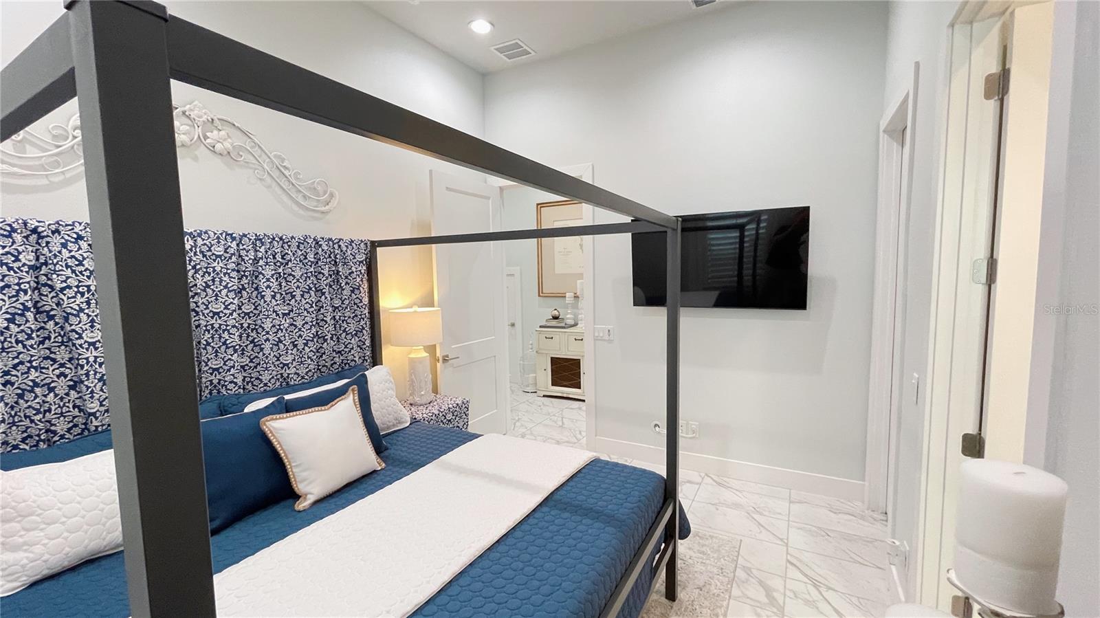 REUNION - LIBERTY BLUFF - Residential