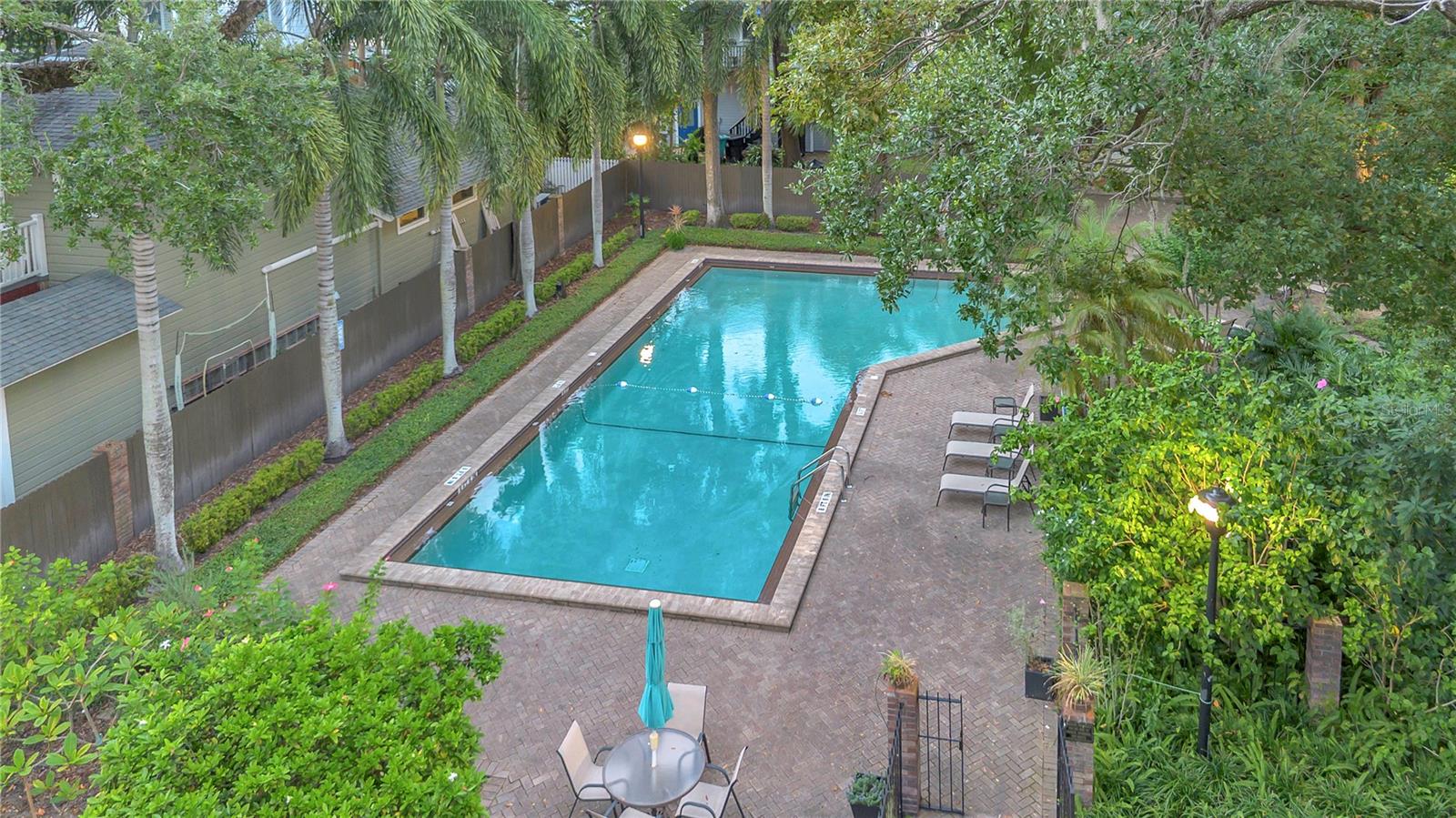 CHEROKEE PLACE CONDO PH 01 - Residential