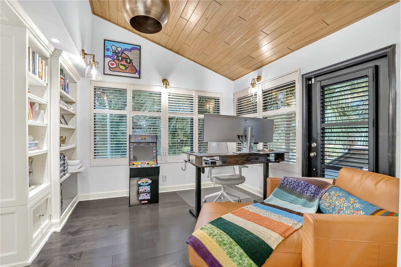 CHEROKEE PLACE CONDO PH 01 - Residential