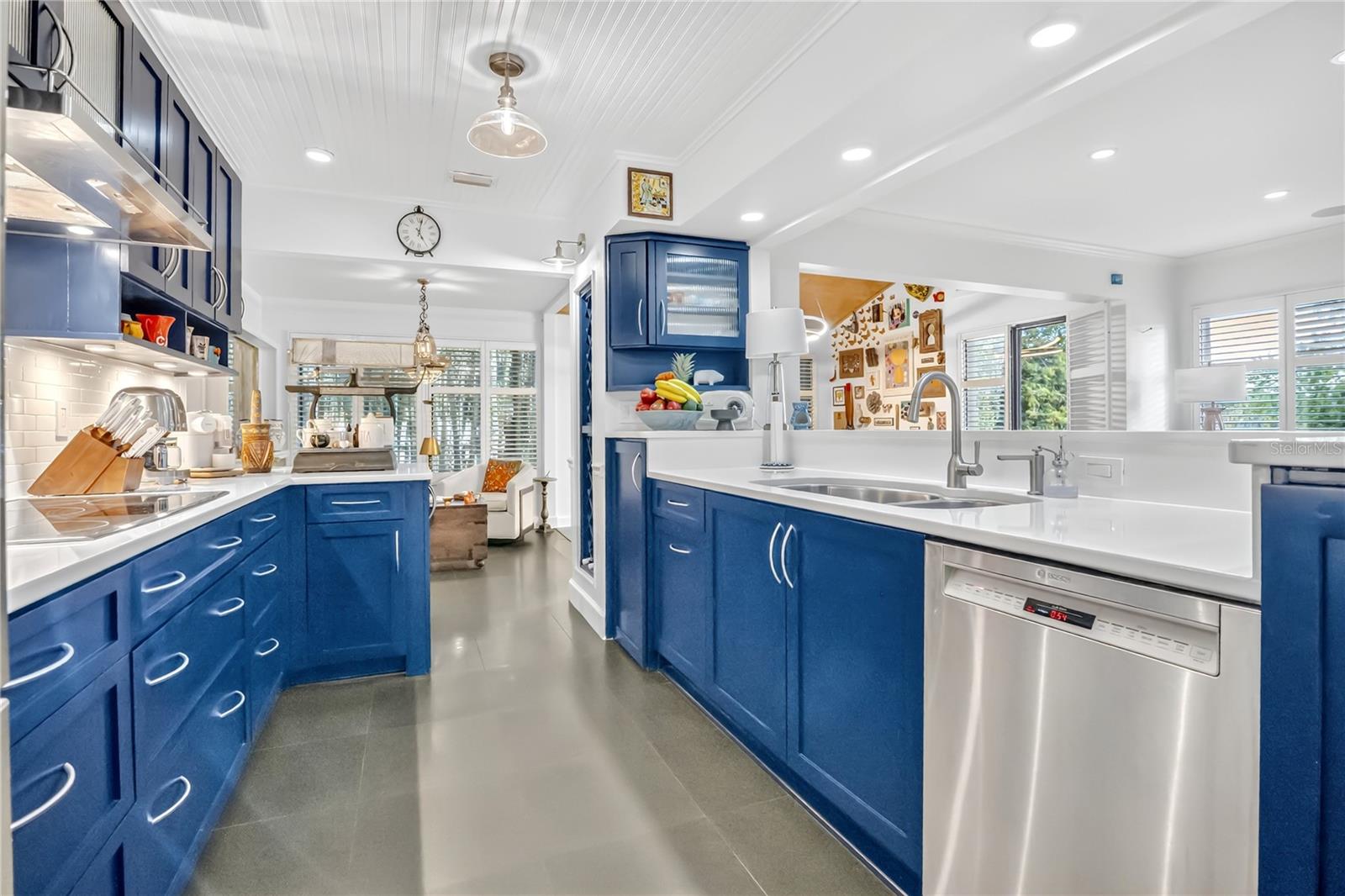 CHEROKEE PLACE CONDO PH 01 - Residential