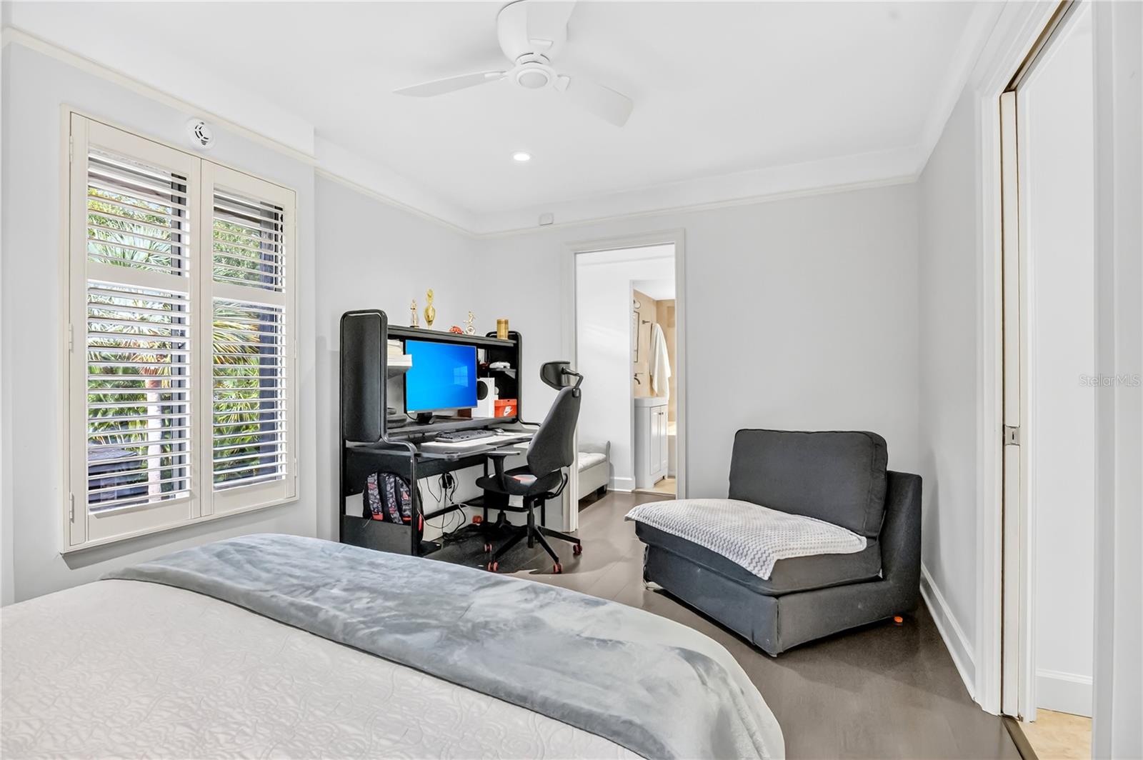 CHEROKEE PLACE CONDO PH 01 - Residential