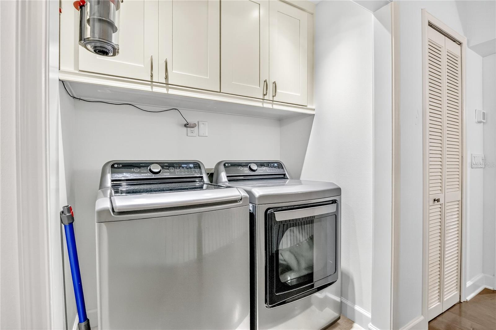 CHEROKEE PLACE CONDO PH 01 - Residential