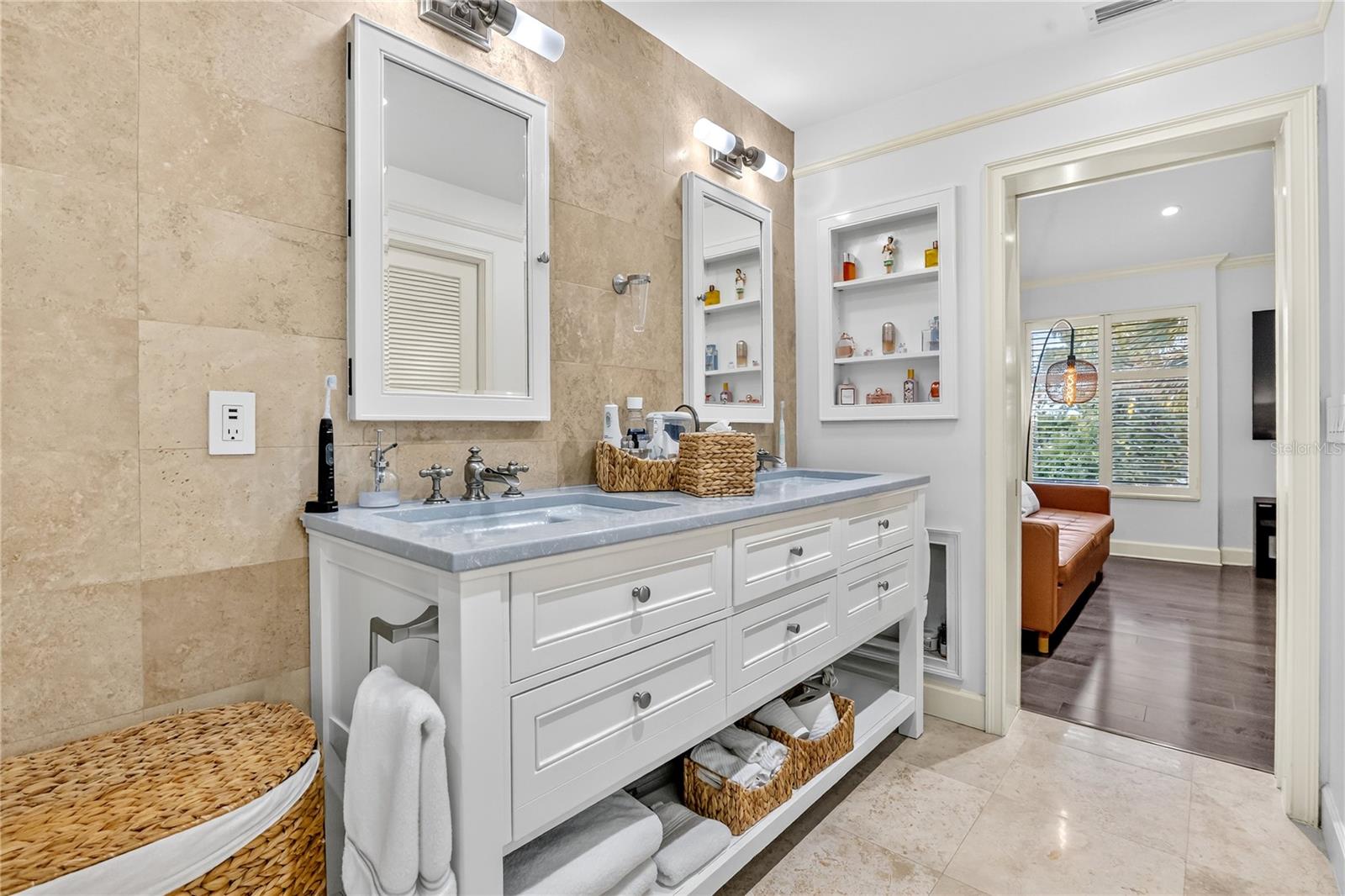 CHEROKEE PLACE CONDO PH 01 - Residential