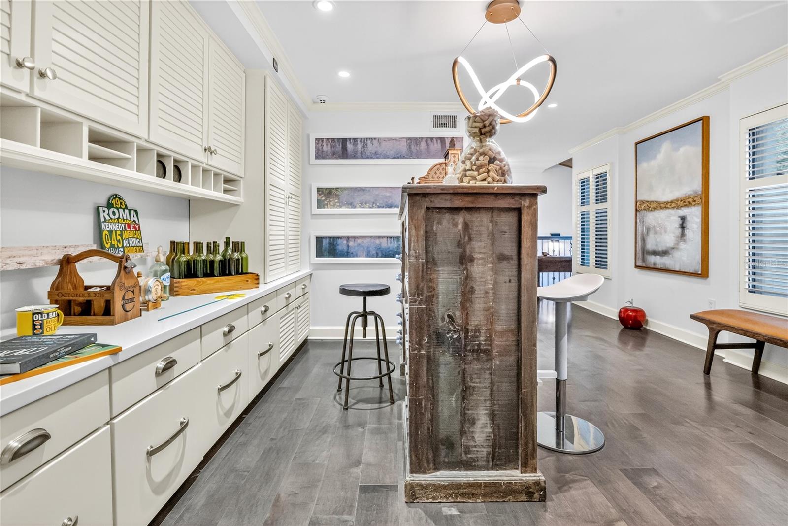 CHEROKEE PLACE CONDO PH 01 - Residential