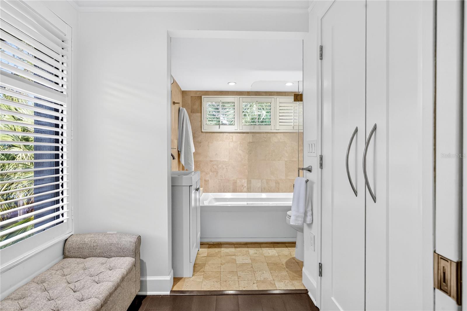 CHEROKEE PLACE CONDO PH 01 - Residential