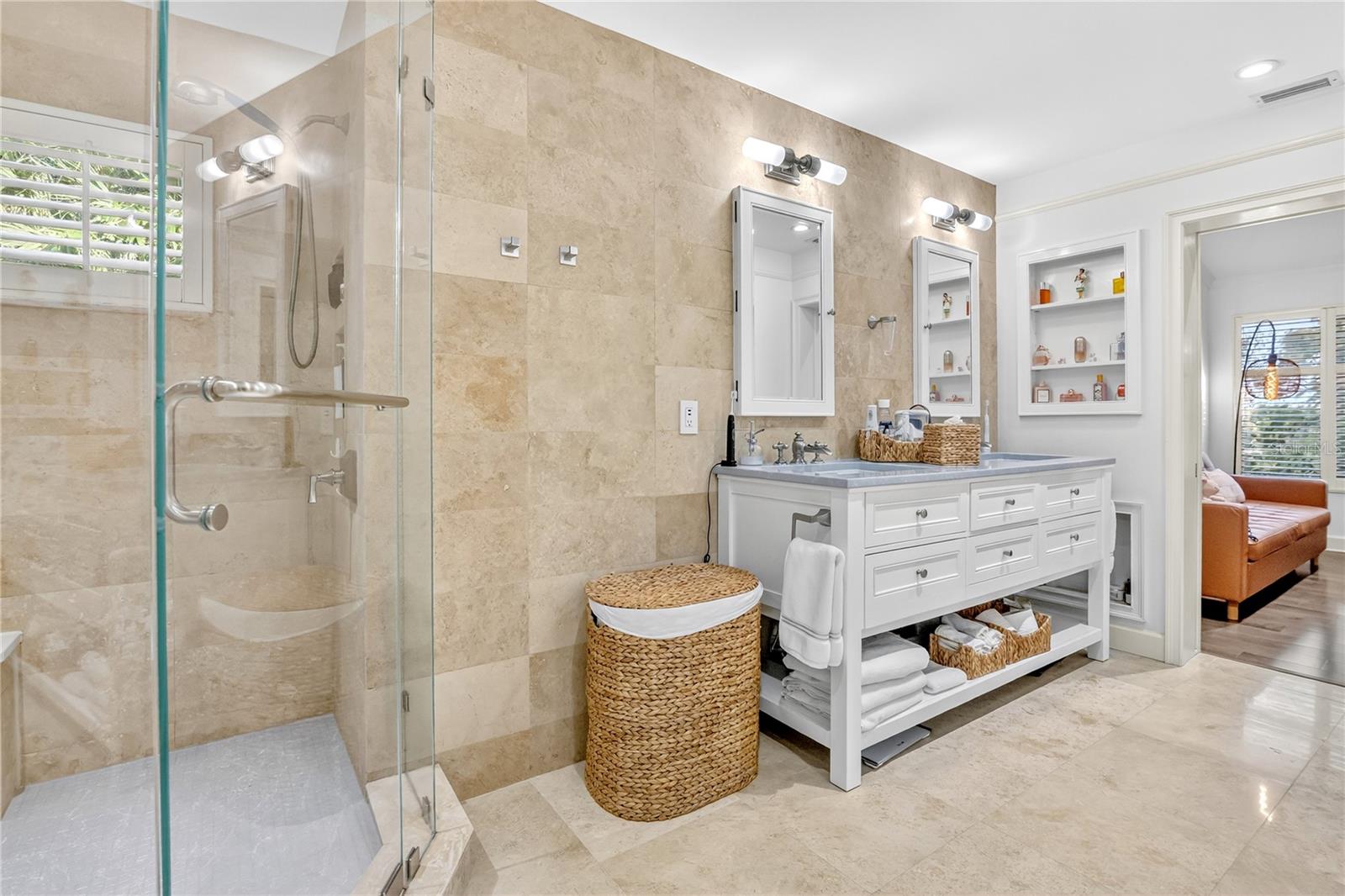 CHEROKEE PLACE CONDO PH 01 - Residential