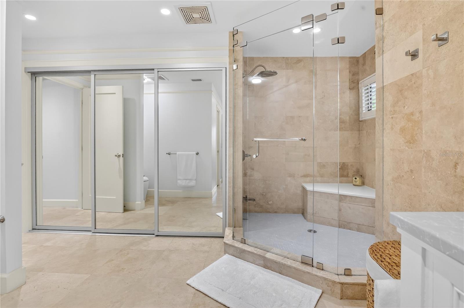 CHEROKEE PLACE CONDO PH 01 - Residential