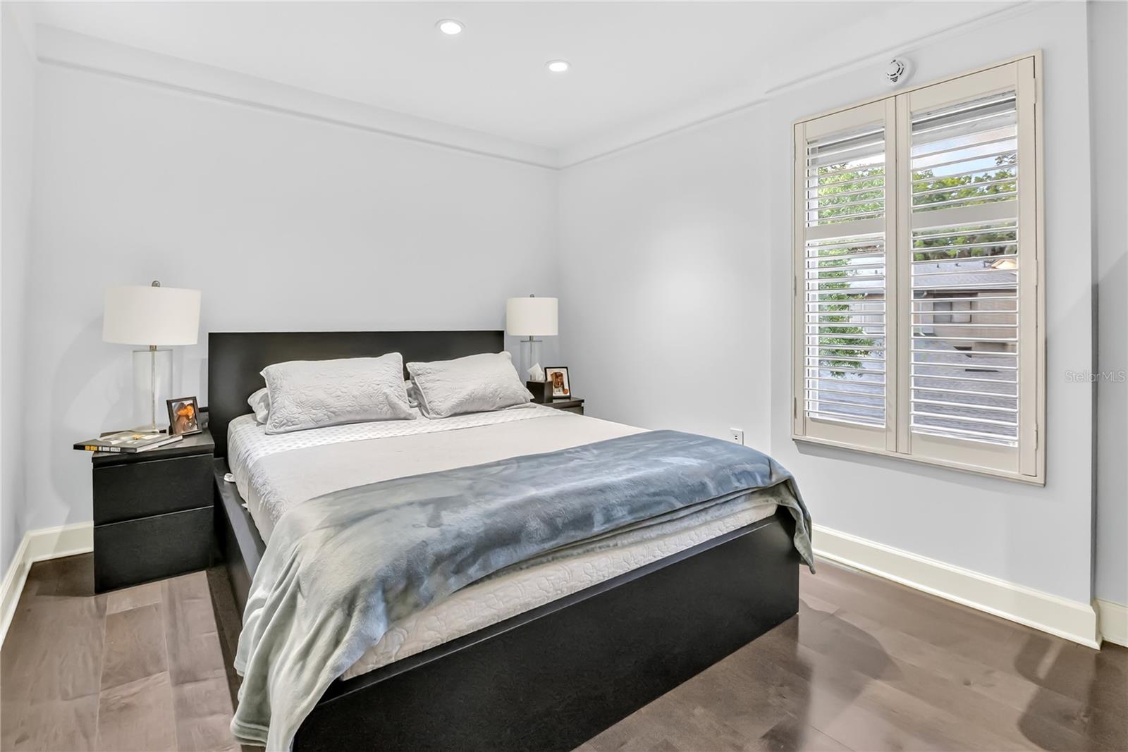 CHEROKEE PLACE CONDO PH 01 - Residential