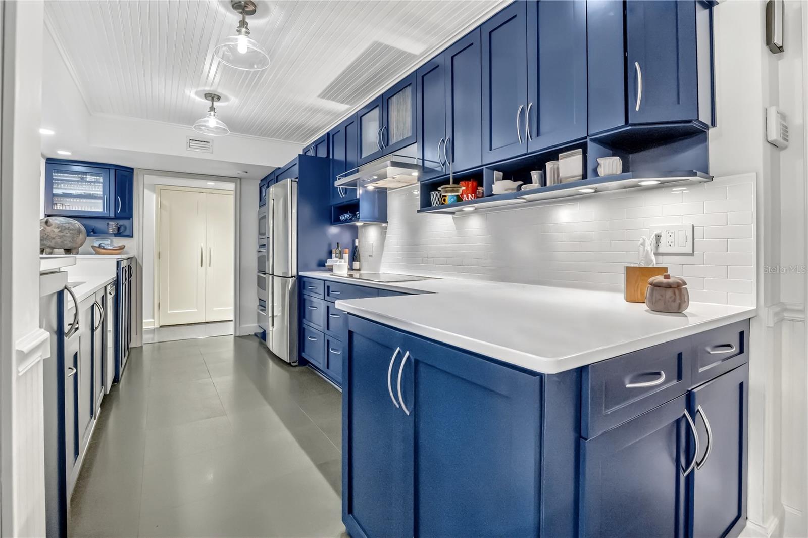 CHEROKEE PLACE CONDO PH 01 - Residential