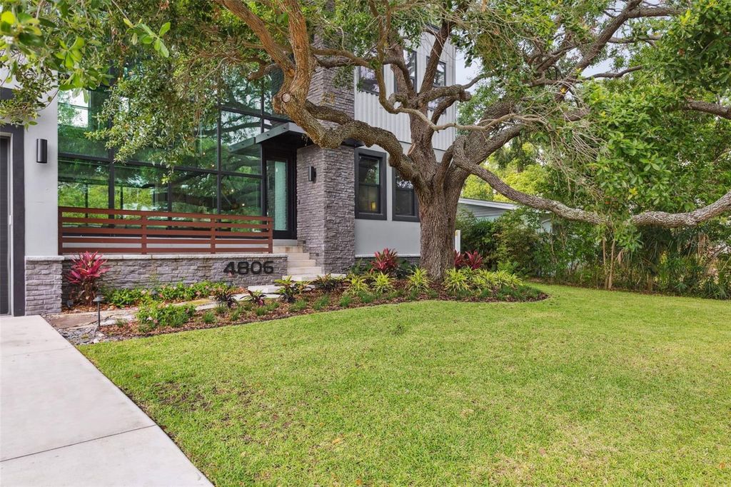 Photo of 4806 W Euclid Avenue, Tampa, FL 33629 (MLS # TB8394212)