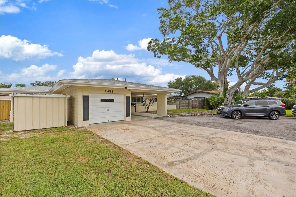Photo of 1431 Pinellas Point Drive S, St Petersburg, FL 33705 (MLS # TB8551850)