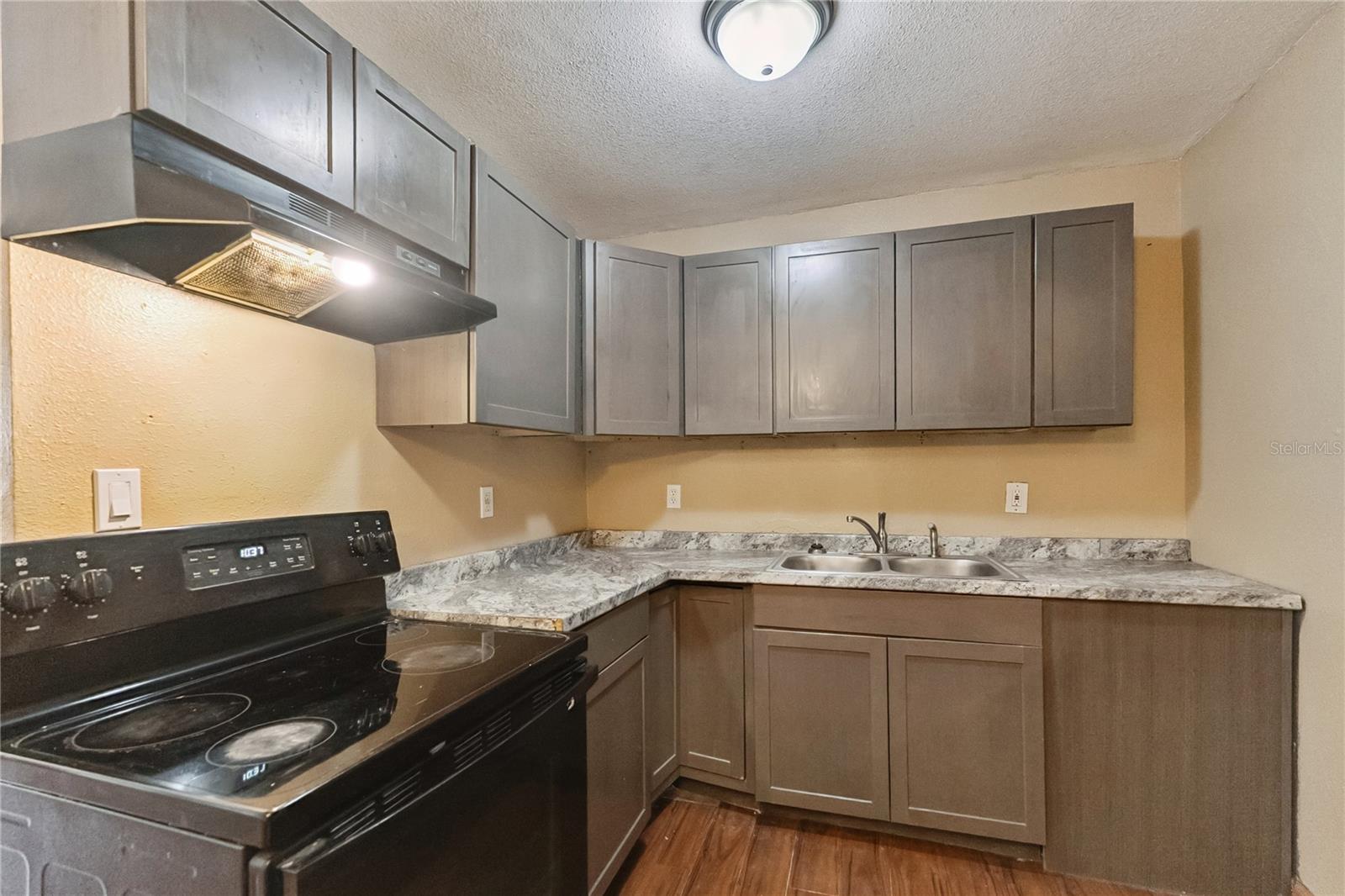 HILLCREST - Residential