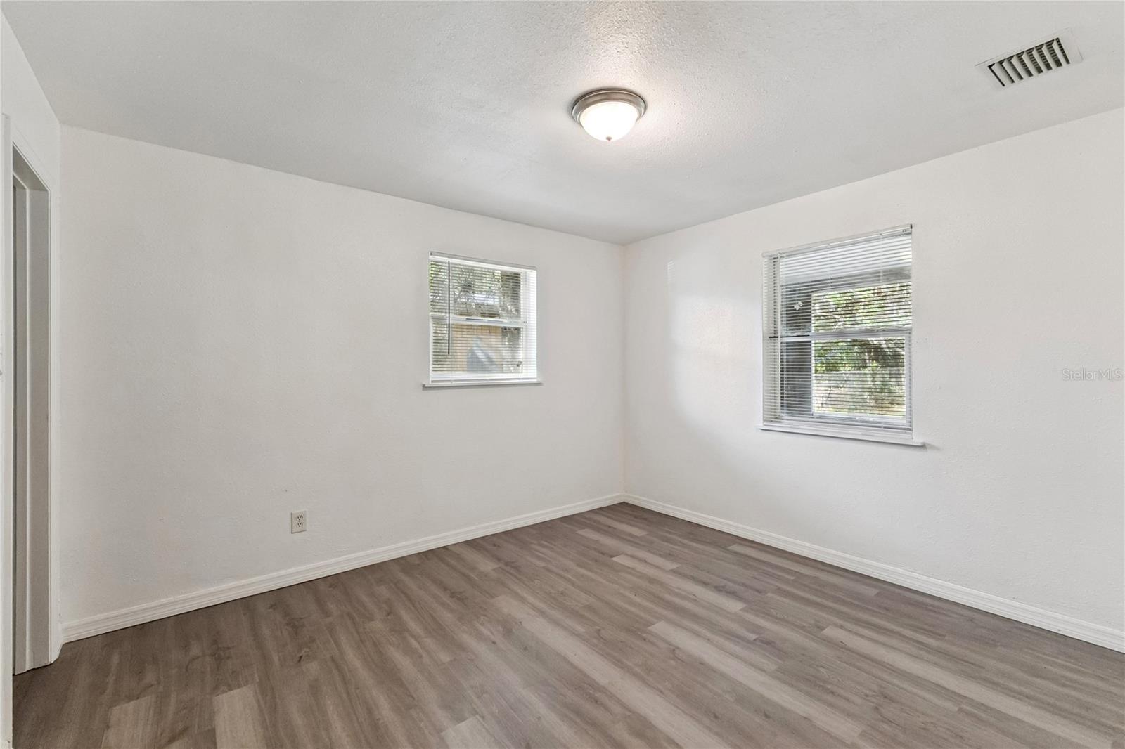 HILLCREST - Residential