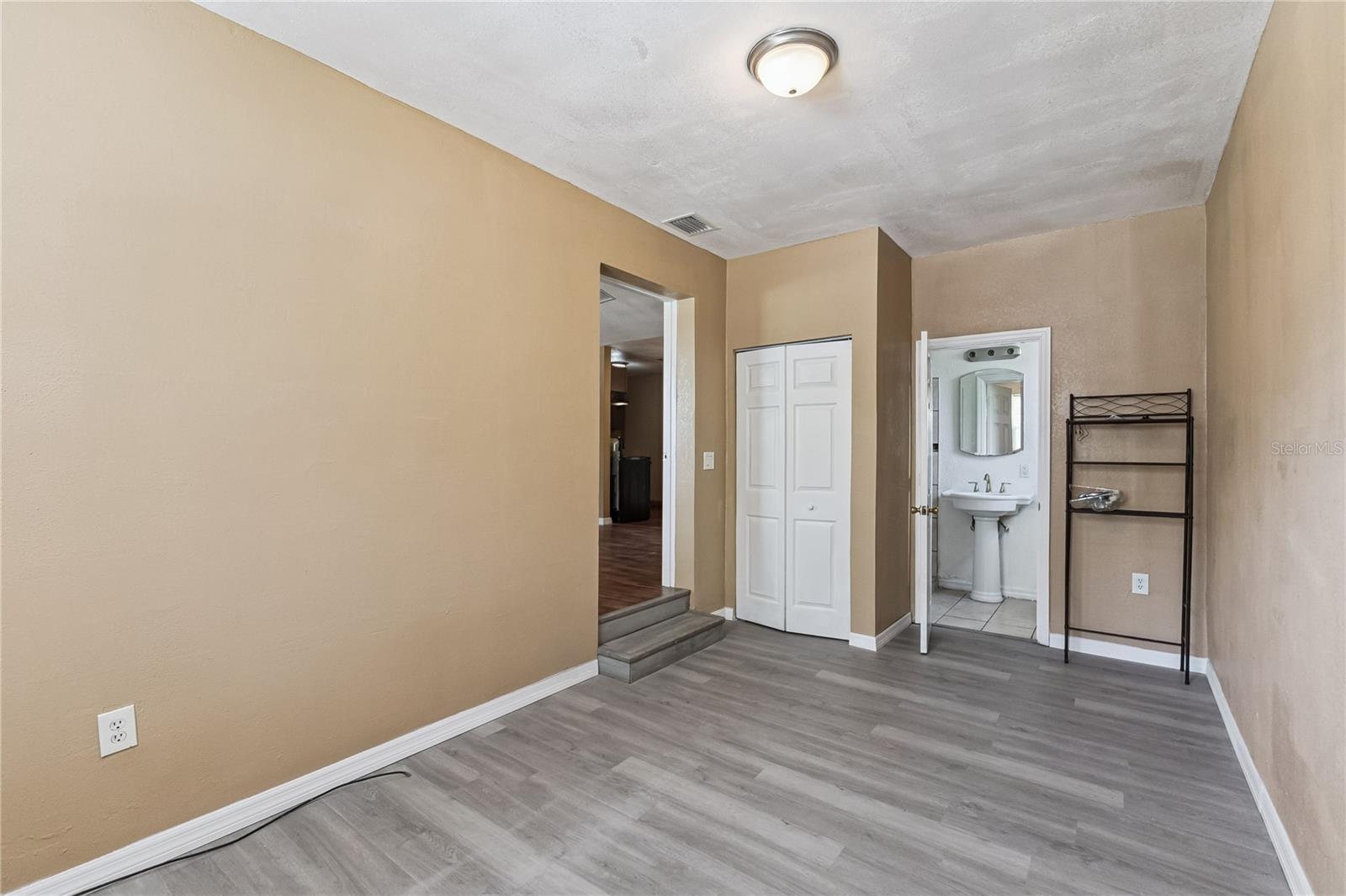 HILLCREST - Residential