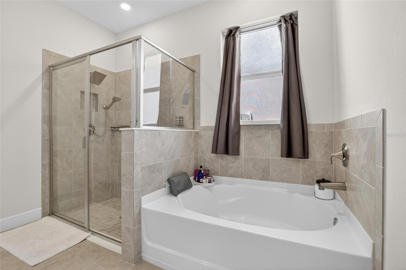 MANGROVE MANOR PH 1 - Residential