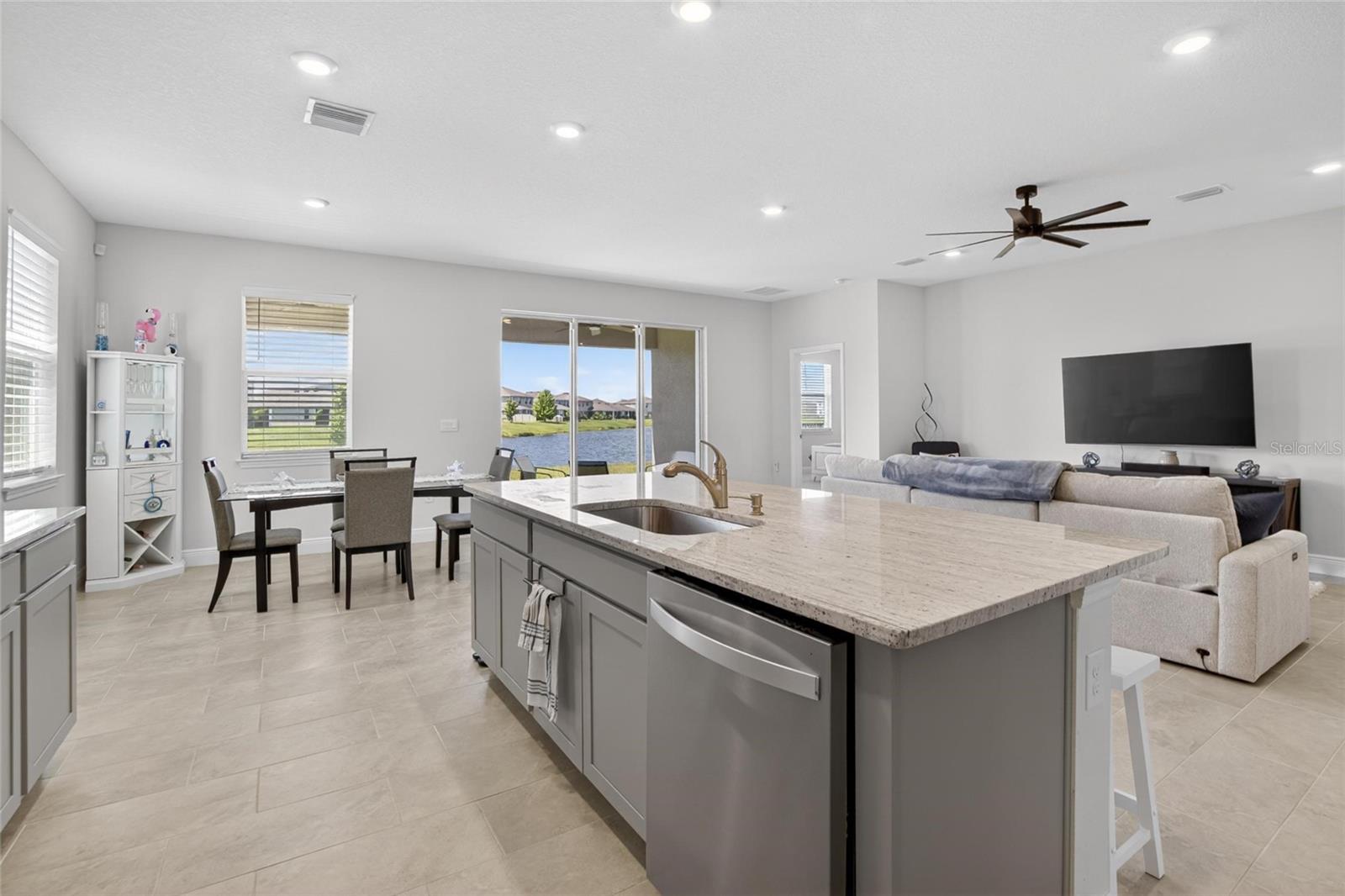 MANGROVE MANOR PH 1 - Residential