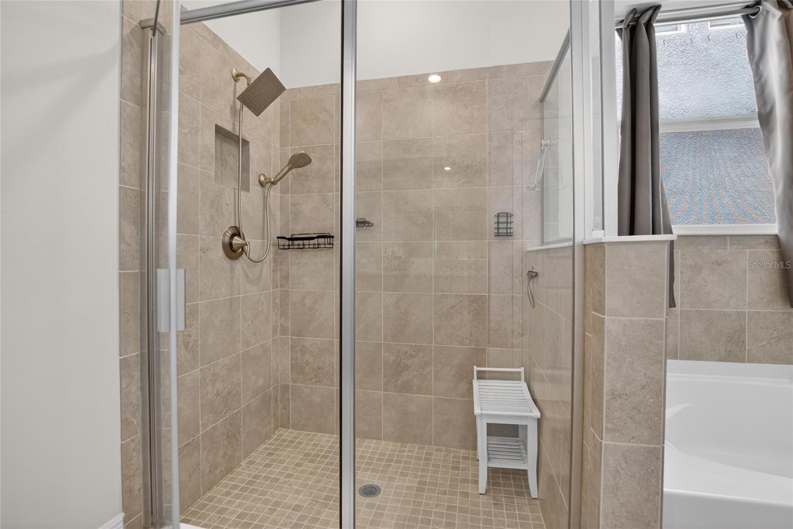 MANGROVE MANOR PH 1 - Residential