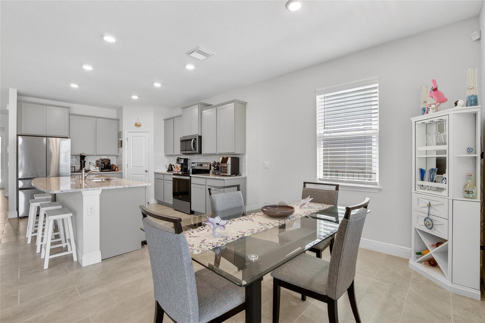 MANGROVE MANOR PH 1 - Residential