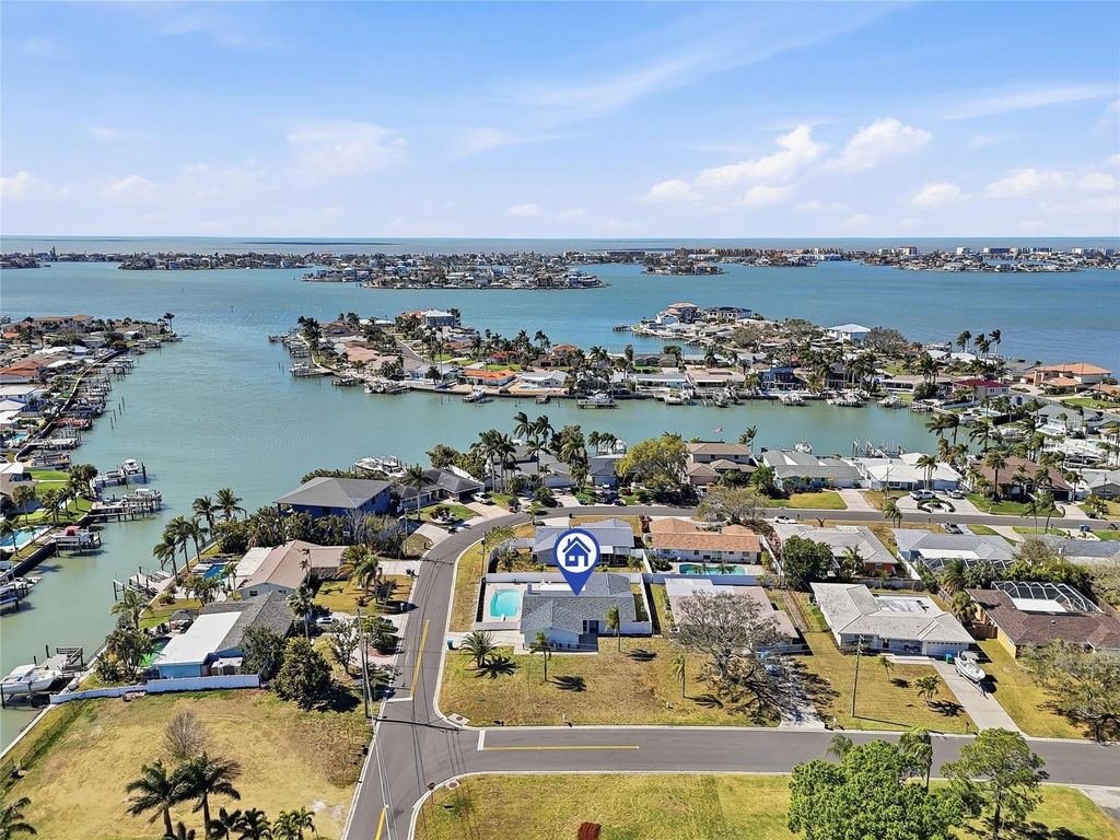 Photo of 5708 Bayshore Drive, Seminole, FL 33772 (MLS # TB8478991)