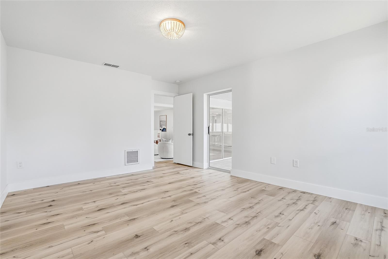 OAKHURST SHORES 2ND ADD - Residential