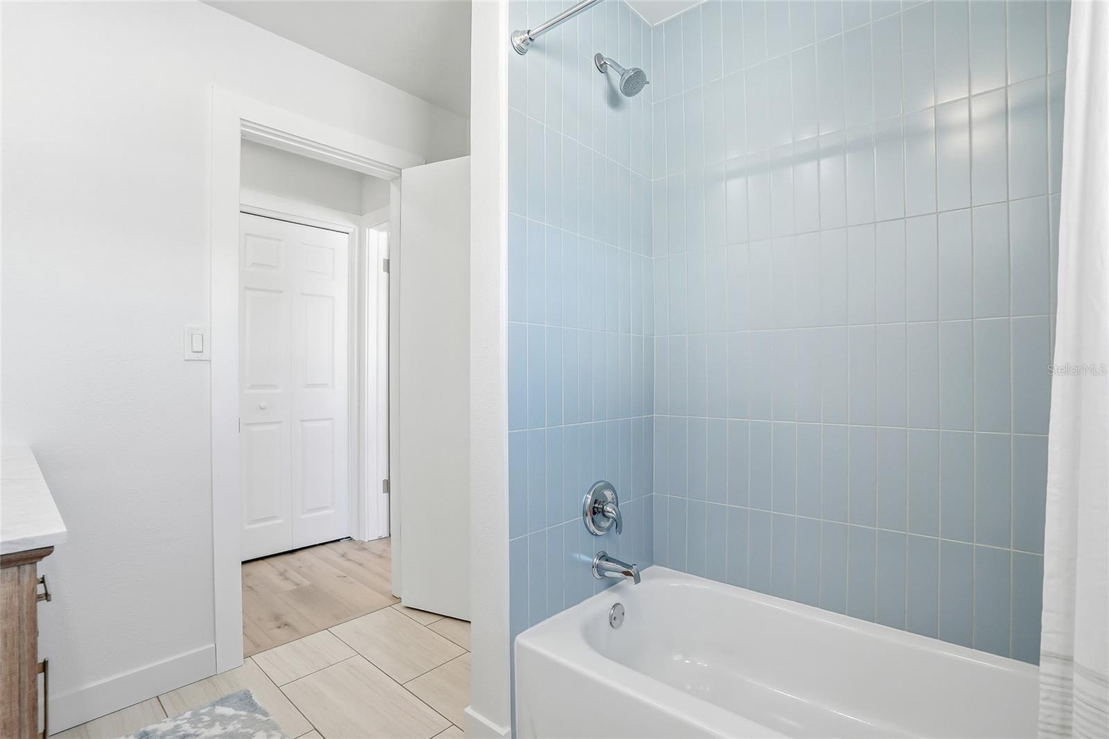 OAKHURST SHORES 2ND ADD - Residential