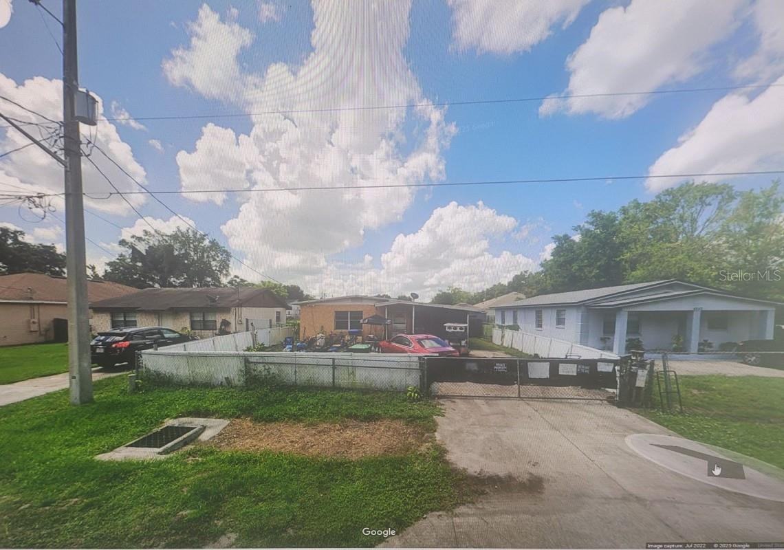GREAT INVESTMENT PROPERTY TO FIX AND RENT. CLEAR TITLE NO CODE VIOLATIONS.