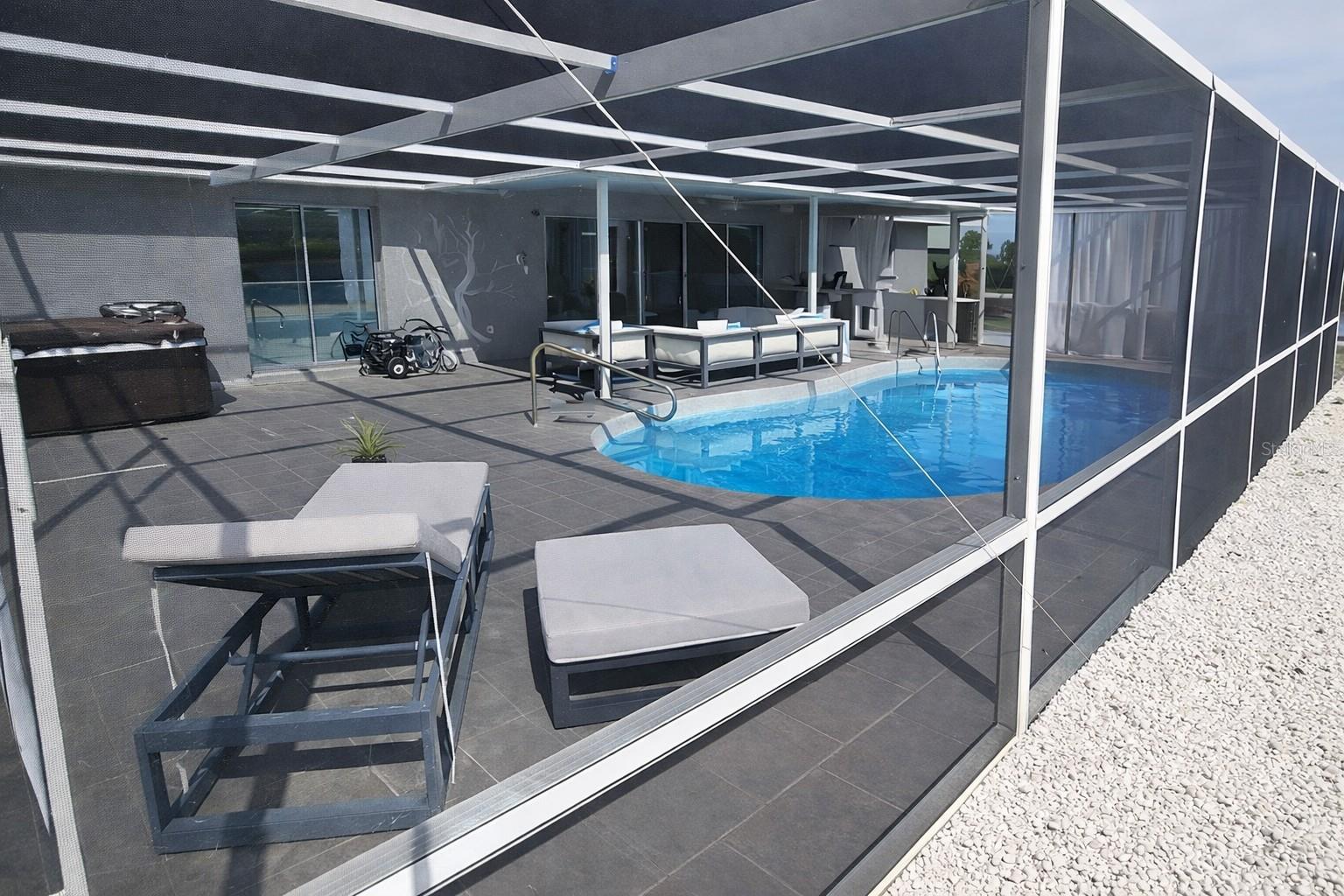 HERITAGE LAKE ESTATES - Residential