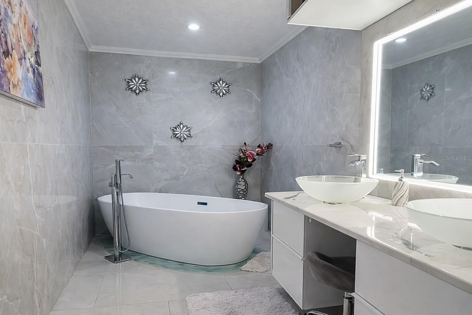 HERITAGE LAKE ESTATES - Residential