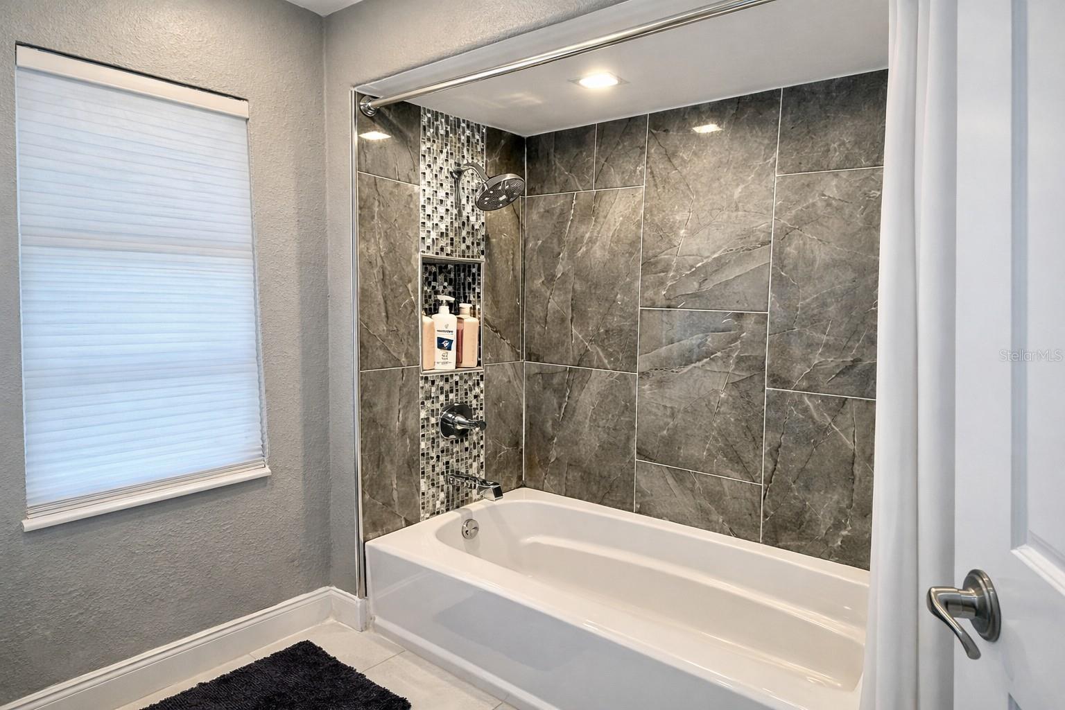 HERITAGE LAKE ESTATES - Residential