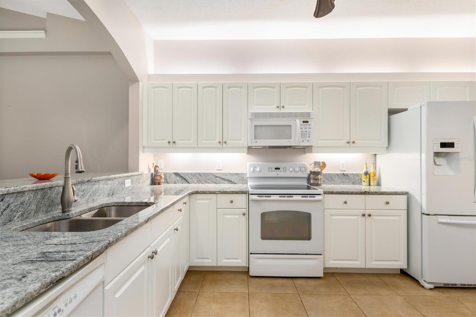 Search Properties for Sale 4 786 TARTAN DRIVE