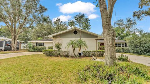 A home in LAKELAND