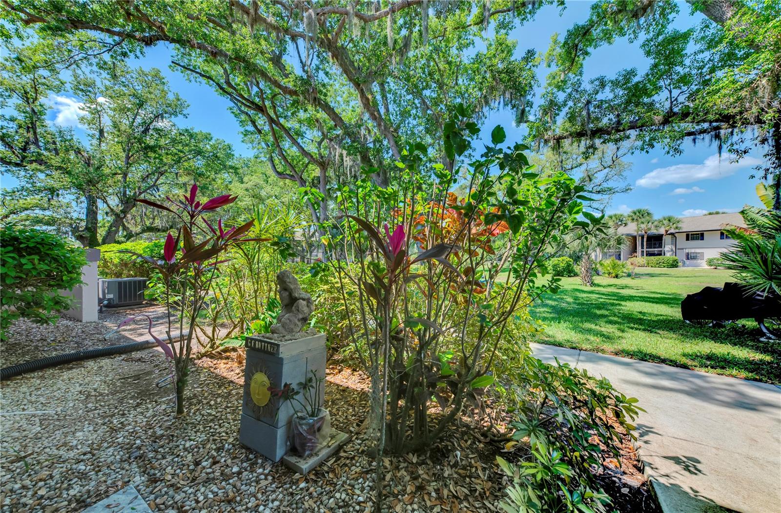 OAK FORREST - Residential