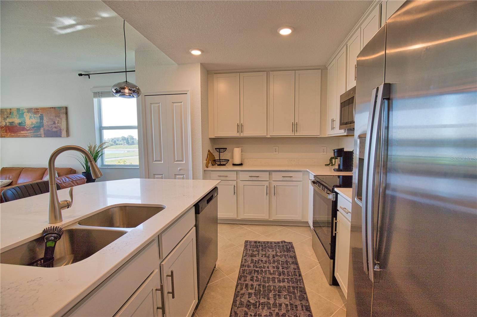 TERRACE V AT WELLEN PARK - Residential Lease