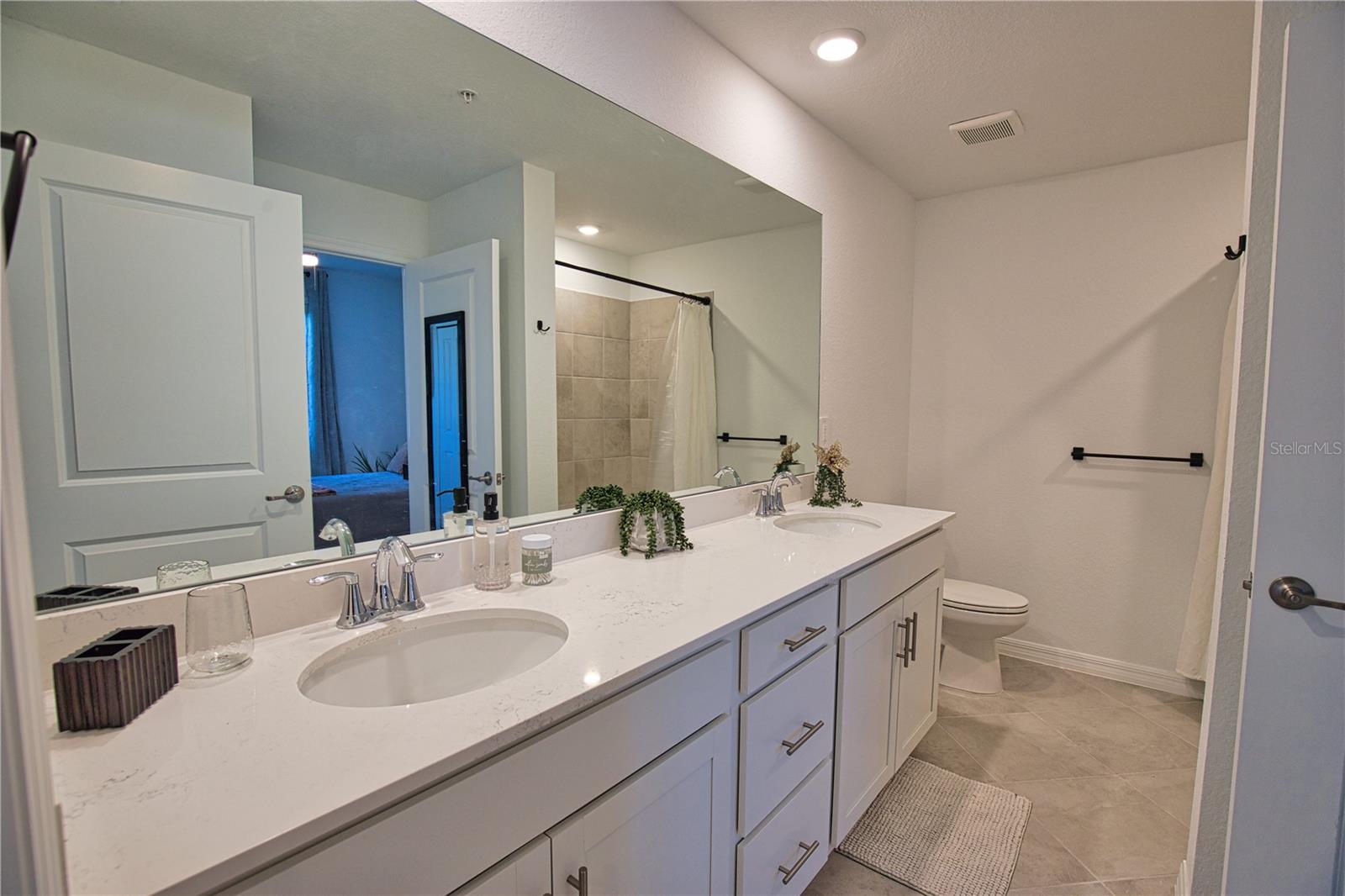 TERRACE V AT WELLEN PARK - Residential Lease