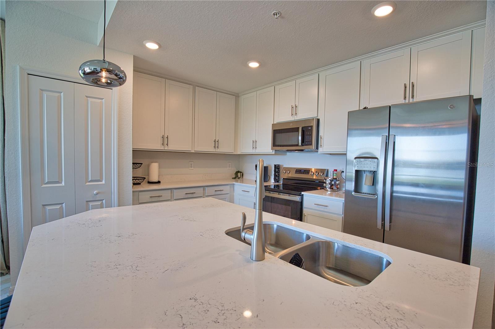 TERRACE V AT WELLEN PARK - Residential Lease